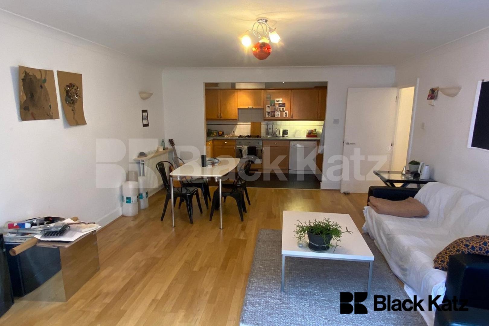 Warehouse style apartment with 900 sq. ft. of living and entertaining space Lion Court.  Shand Street, London Bridge